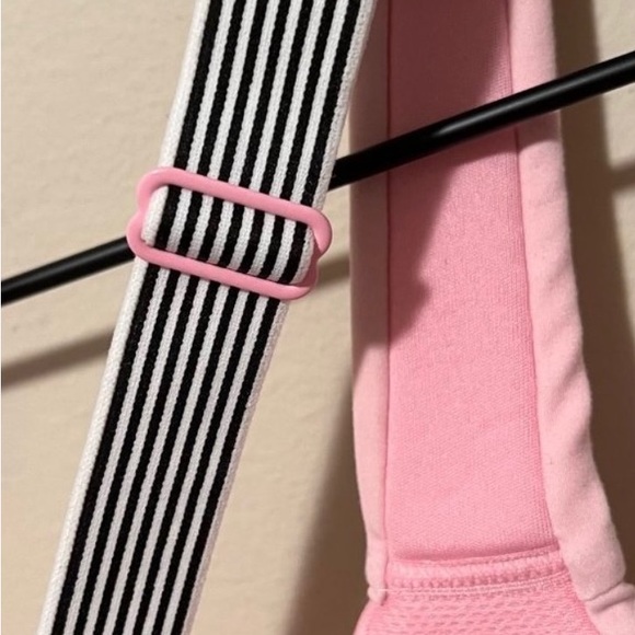 BRAND NEW Victoria Secret KnockOut Front-CIose Sports Bra 34D - Pink - Picture 7 of 8